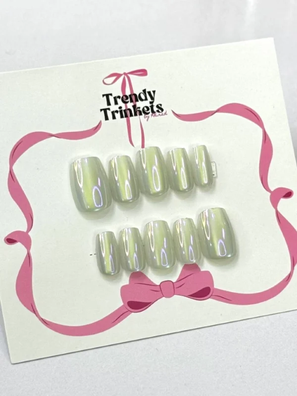 Cat-Eye MSQ-TTBK-0007 (DARK) press-on nails | Trendy Trinkets